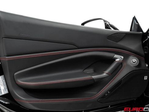 Used 2022 Ferrari F8 Tributo RWD image 26