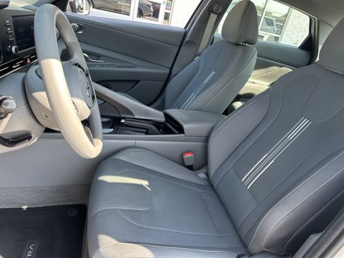 Used 2023 Hyundai Elantra SEL FWD image 12
