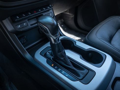 Used 2022 Chevrolet Colorado ZR2 image 25