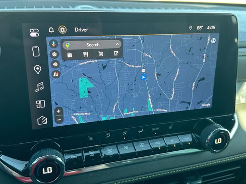 Used 2024 Chevrolet Colorado ZR2 w/ Technology Package image 18