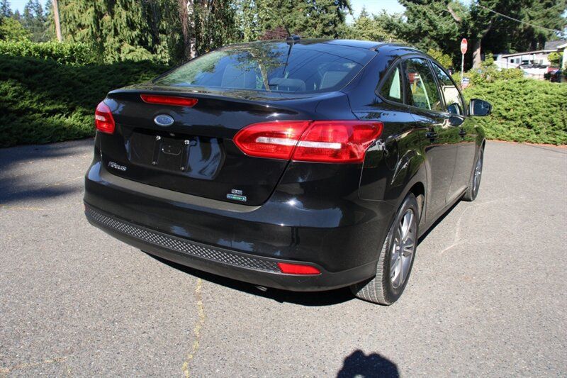 Used 2016 Ford Focus SE FWD image 3