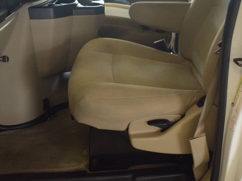 Used 2014 Ford E-350 and Econoline 350 XLT RWD image 64