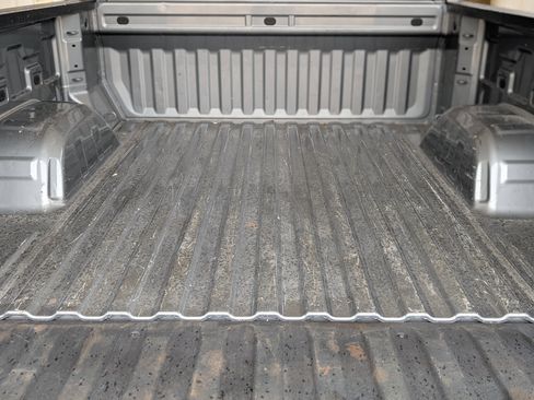 Used 2023 Chevrolet Silverado 1500 Custom image 18