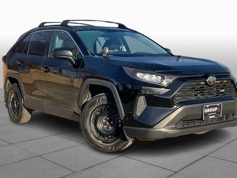 Used 2020 Toyota RAV4 LE image 3