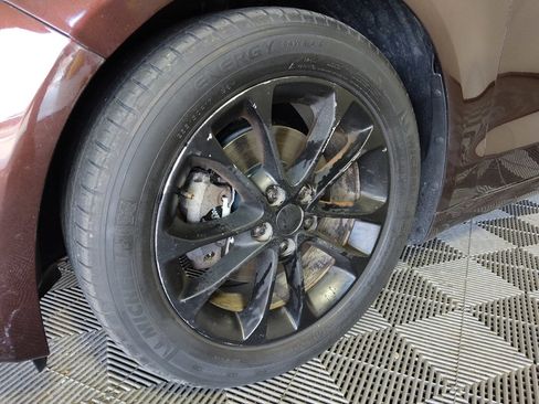 Used 2019 Ford Fusion SE FWD image 31