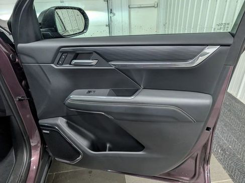 Used 2026 GMC Acadia Elevation w/ Elevation Premium Package AWD/4WD image 28