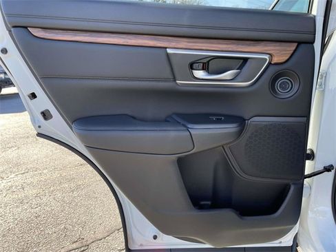 Used 2022 Honda CR-V Touring image 16