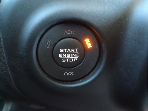 Used 2022 Jeep Gladiator Sport image 20