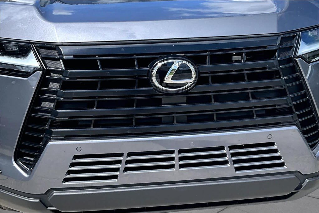 Used 2025 Lexus GX 550 w/ Cold Area Package AWD/4WD image 28