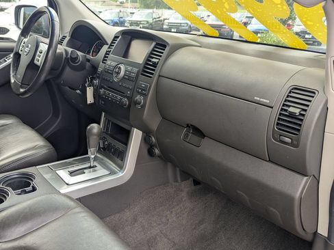 Used 2009 Nissan Pathfinder SE AWD/4WD image 27
