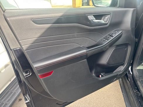 Used 2024 Ford Escape ST-Line image 9