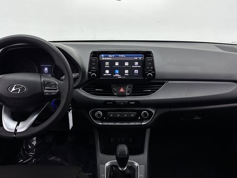 Used 2018 Hyundai Elantra GT FWD image 25