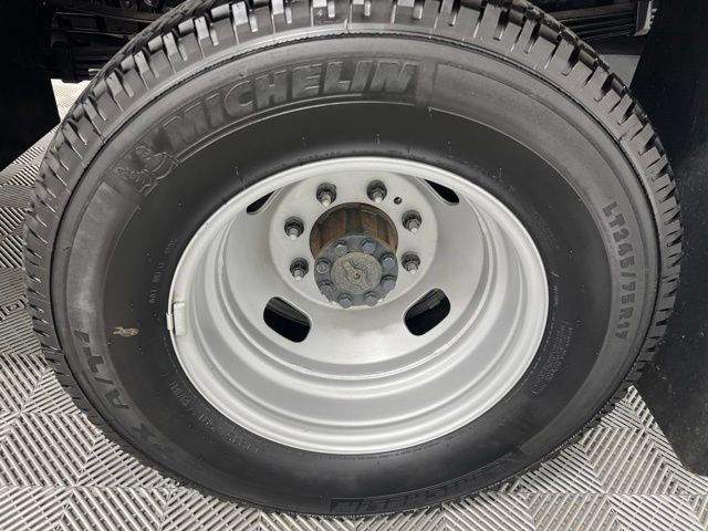 New 2025 Ford F350 XL w/ XL Chrome Package AWD/4WD image 9