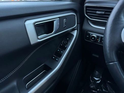 Certified 2023 Ford Explorer XLT w/ Equipment Group 202A image 34