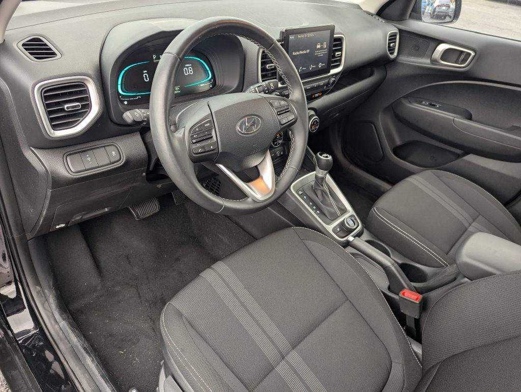 Used 2026 Hyundai Venue SEL FWD image 23