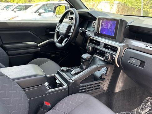 Used 2025 Toyota Tacoma SR5 image 11