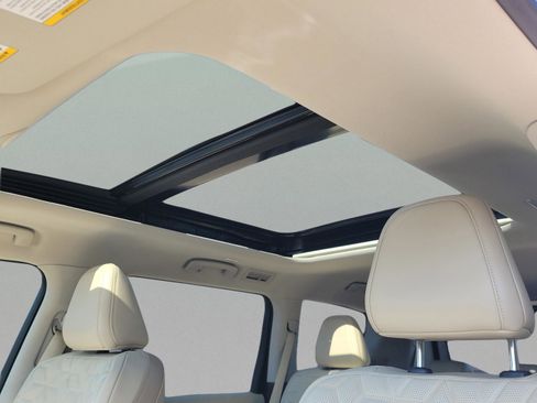 New 2026 Nissan Armada Platinum image 37