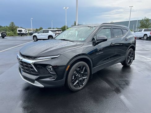 Used 2025 Chevrolet Blazer LT w/ Convenience Package AWD/4WD image 3