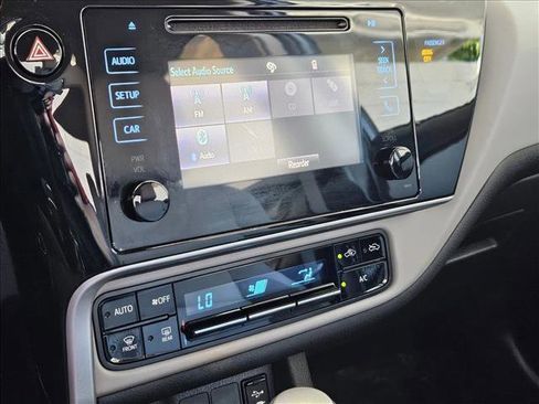 Used 2019 Toyota Corolla LE FWD image 14