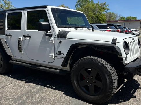 Used 2018 Jeep Wrangler Unlimited Sport S AWD/4WD image 12