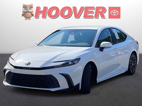 Used 2025 Toyota Camry SE w/ Multimedia Upgrade Package image 6