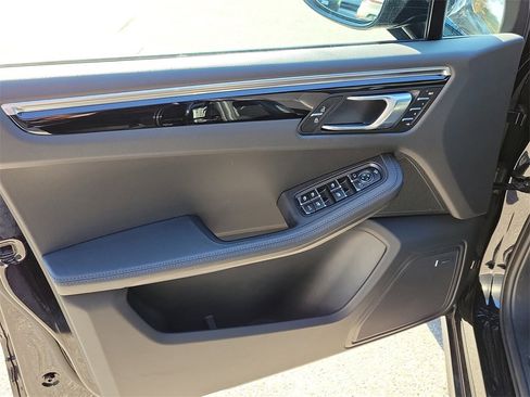 Certified 2024 Porsche Macan image 24