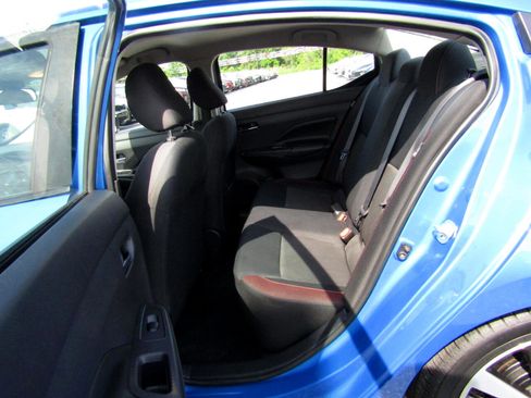 Used 2020 Nissan Versa SR w/ Convenience Package image 17