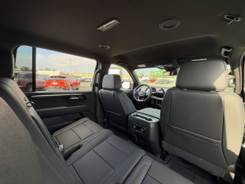 New 2026 Chevrolet Suburban LT w/ Comfort Package image 29