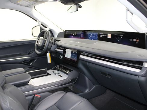 New 2026 Lincoln Navigator L Premier AWD/4WD image 31