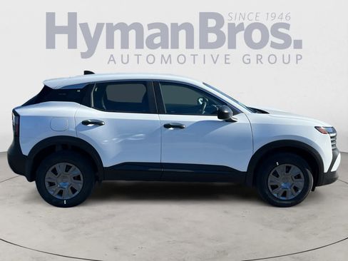 New 2026 Nissan Kicks S FWD image 2