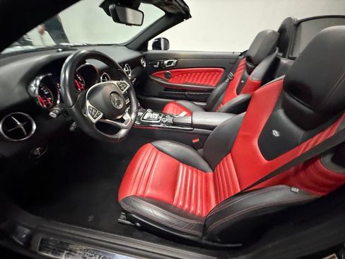 Used 2018 Mercedes-Benz SLC 300 image 19