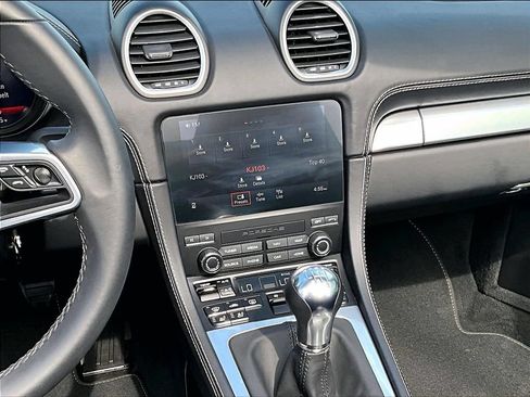 Certified 2024 Porsche 718 Boxster RWD image 16