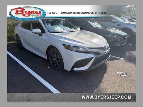 Used 2024 Toyota Camry SE FWD image 1