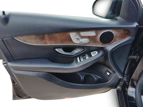 Used 2017 Mercedes-Benz GLC 300 4MATIC image 13