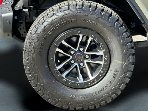 New 2026 Jeep Wrangler Unlimited Rubicon image 24