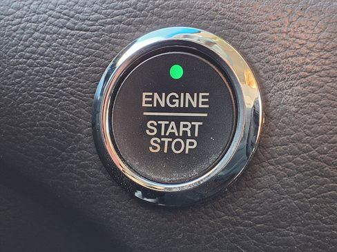 Used 2016 Ford Edge SE image 16