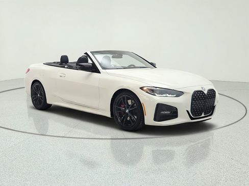 Used 2024 BMW 430i Convertible w/ M Sport Package RWD image 3