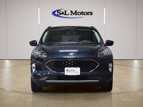 Used 2022 Ford Escape Titanium w/ Class II Trailer Tow Package AWD/4WD image 2