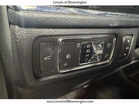 Certified 2022 Lincoln Navigator Reserve AWD/4WD image 32