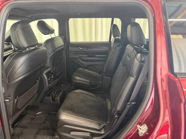 Used 2025 Jeep Grand Cherokee L Altitude AWD/4WD image 14