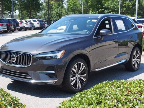 Used 2023 Volvo XC60 B5 Ultimate w/ Protection Package Premier FWD image 4