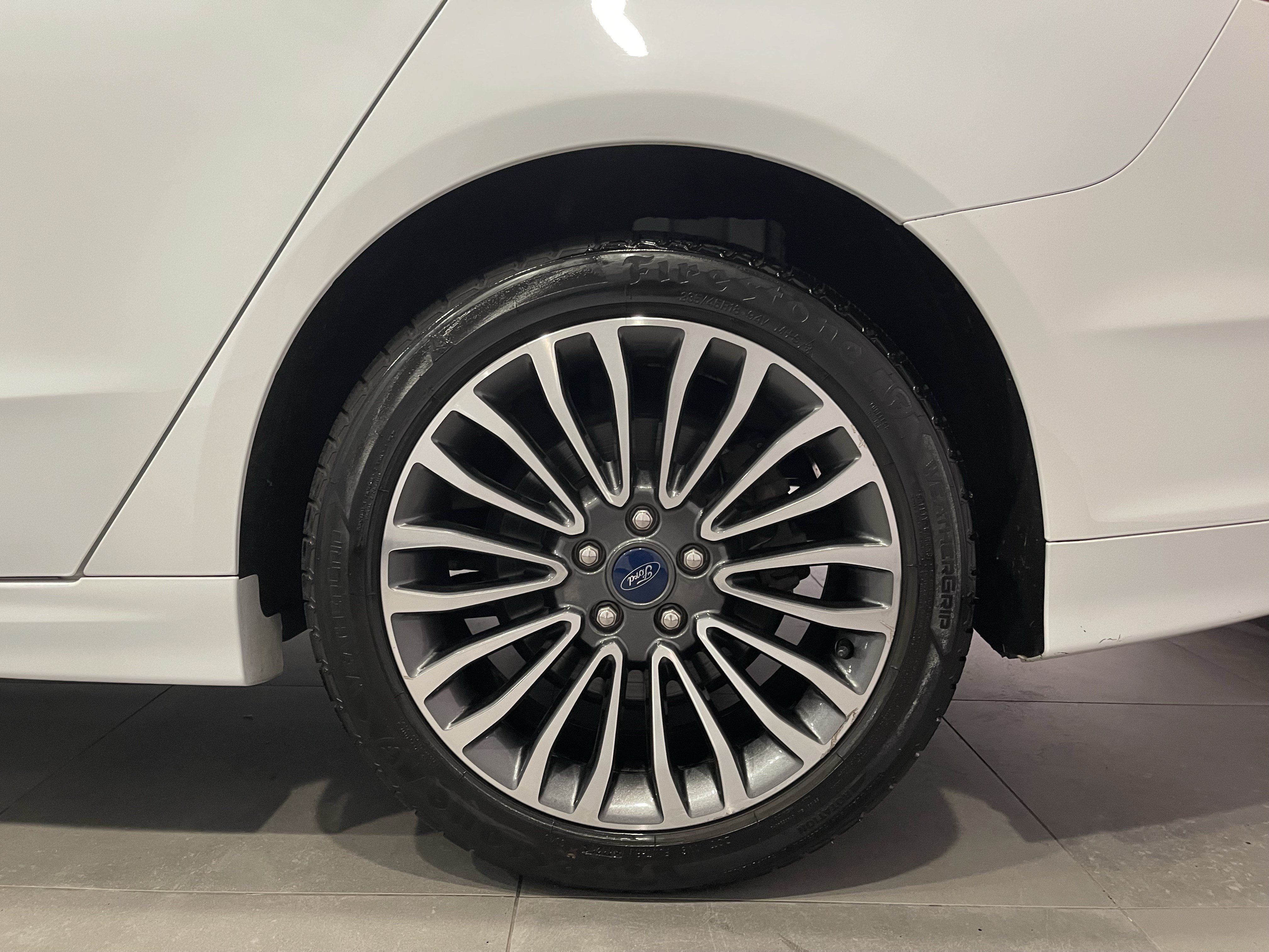 Used 2018 Ford Fusion SE w/ Fusion SE Technology Package AWD/4WD image 8
