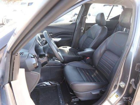 Used 2020 Nissan Kicks SR w/ SR Premium Package FWD image 8