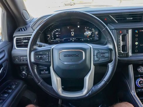 Used 2022 GMC Yukon Denali w/ Denali Ultimate Package AWD/4WD image 23