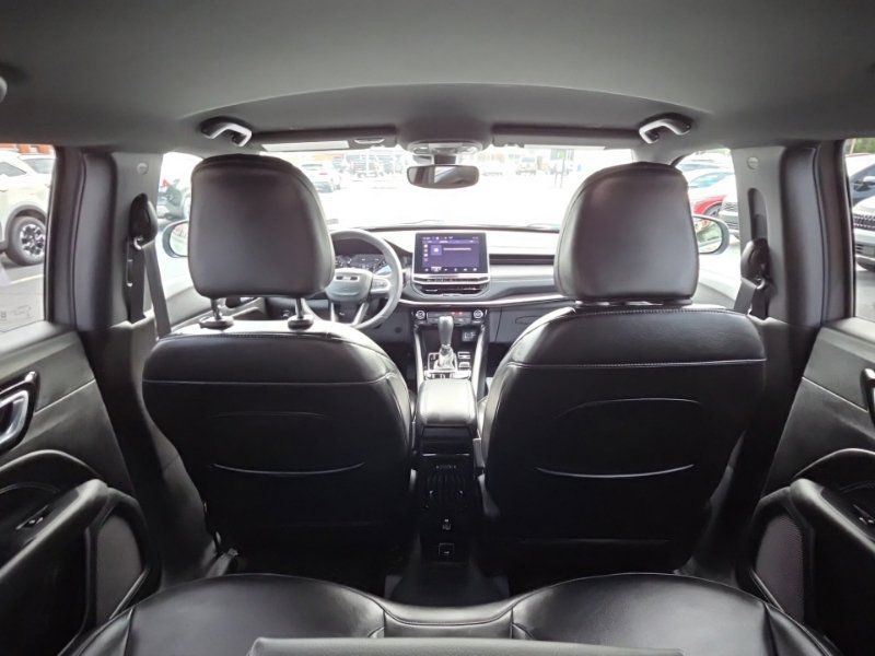 Used 2023 Jeep Compass Latitude w/ Convenience Group AWD/4WD image 11