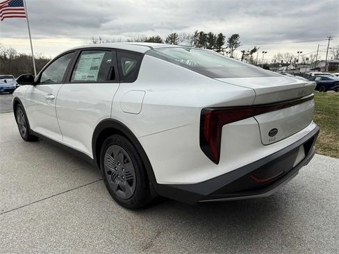 New 2026 Kia K4 LX image 20