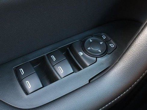 Used 2025 Chevrolet Blazer LT AWD/4WD image 17