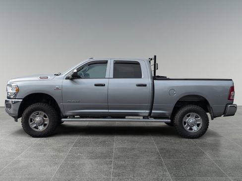 Used 2022 RAM 2500 Tradesman w/ Chrome Appearance Group AWD/4WD image 2