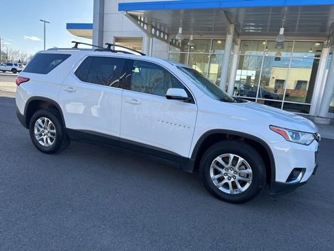 Used 2018 Chevrolet Traverse LT w/ LPO, Cargo Package image 3