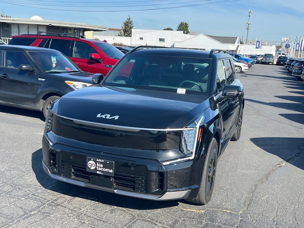 Certified 2024 Kia EV9 GT-Line AWD/4WD image 3